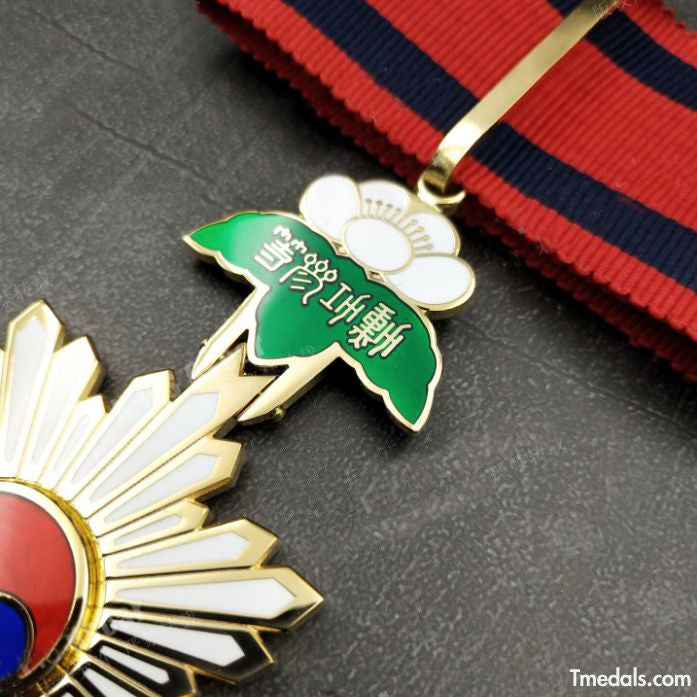 Korea – Order of the Taegeuk, Third Class Neck Badge (Replica)