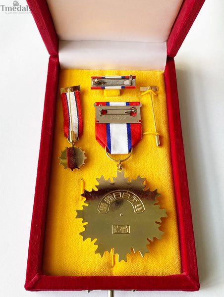 Republic of China Order of Blue Sky and White Sun – Full Set Museum Replica with Case