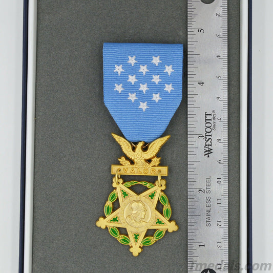 U.S. Medal of Honor Army WWI 1914–1918 – Full-Size Brass Museum Replica with Case
