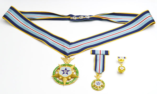 Cased U.S. USA NASA Space MOH Space Medal of Honor Neckribbon Version ww12 Badge Order Rare