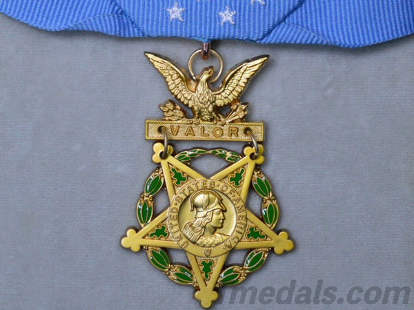 Cased U.S. MEDAL OF HONOR MOH ARMY NAVY AIR FORCE Current Versions WW12 ORDEN MEDAILLE TOP RARE, 100% FULL-SIZE MUSEUM REPLICA COPY REPRO REPRODUCTION