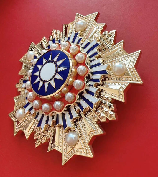 Chinese CHINA-REPUBLIC Order of Brilliant Jade Breast star