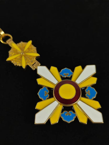 Manchurian Empire – Order of the Auspicious Cloud, 3rd Class Badge (Replica)