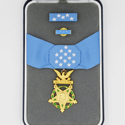 Complete U.S. Medal of Honor Historical Replica Collection – 10 Full-Size Medals with Presentation Case