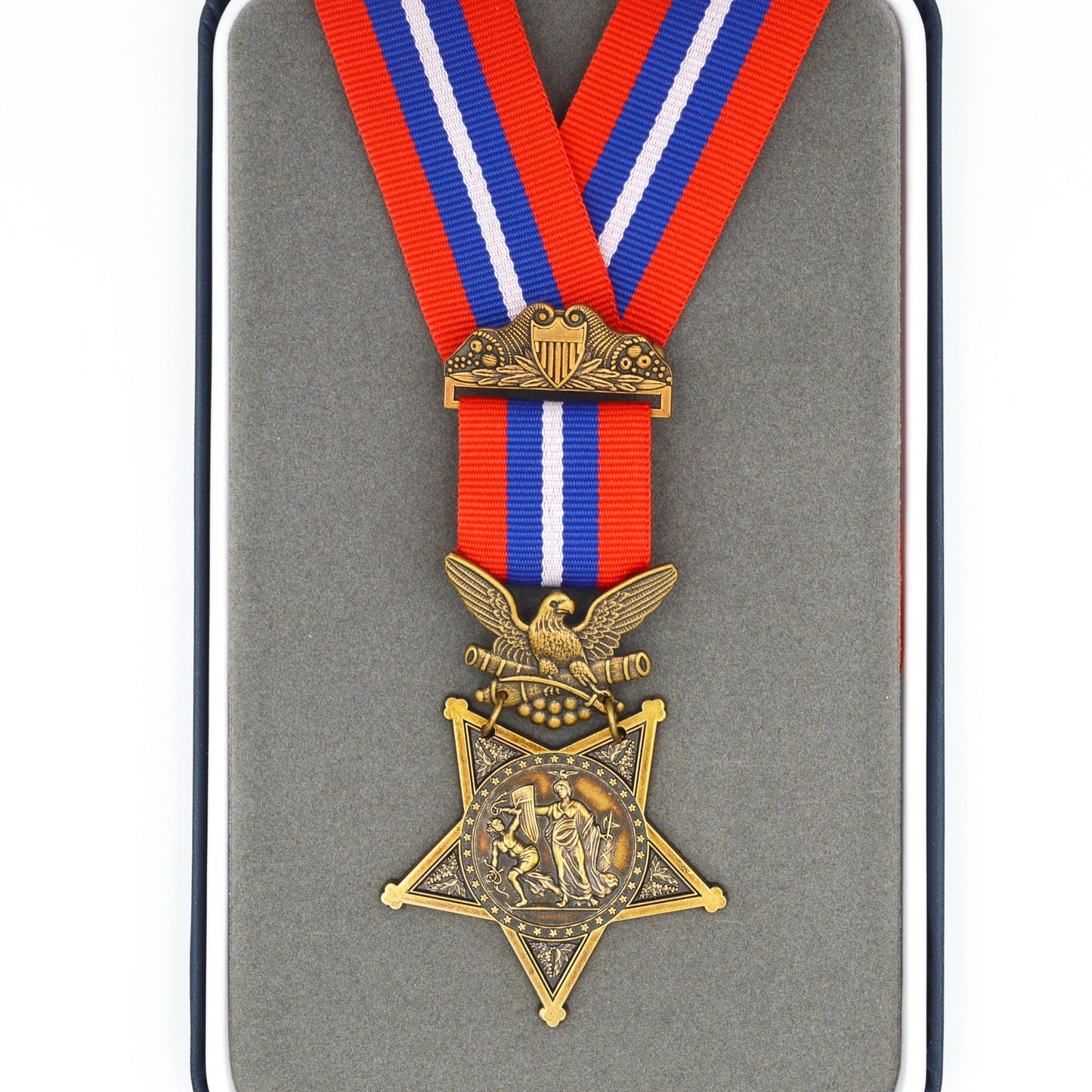 U.S. Medal of Honor Army 1896–1904 Type II Neck Ribbon Cravat – Full-Size Brass Museum Replica with Case