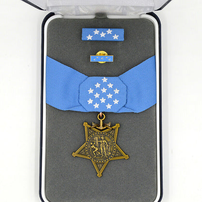 Cased U.S. Navy Medal of Honor MOH WW2 Replica Set with Ribbon Bar