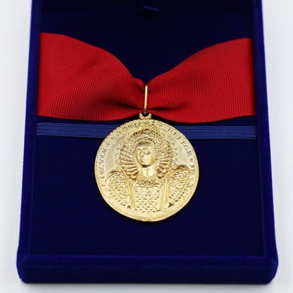 Queen Elizabeth I Armada Medal Replica – Solid Copper with Red Ribbon Blue Case
