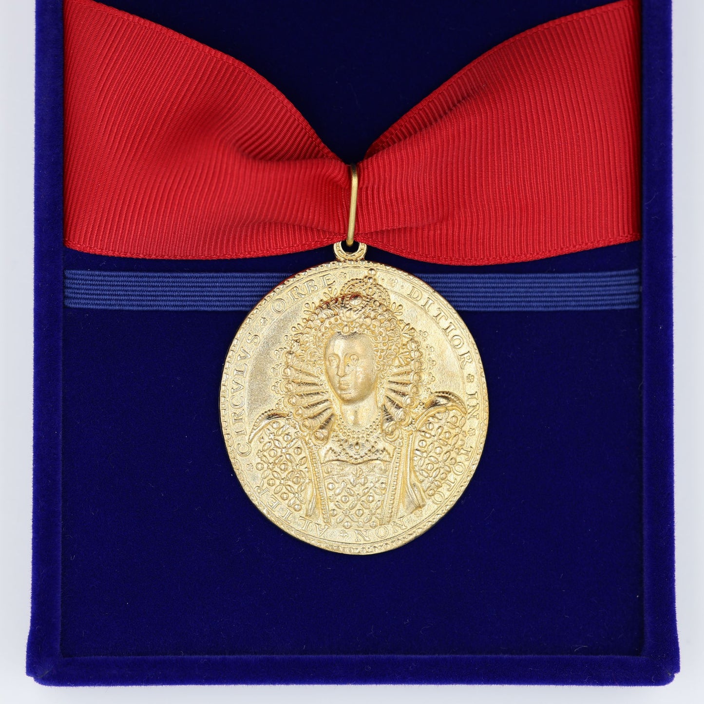 Queen Elizabeth I Armada Medal Replica – Solid Copper with Red Ribbon Blue Case