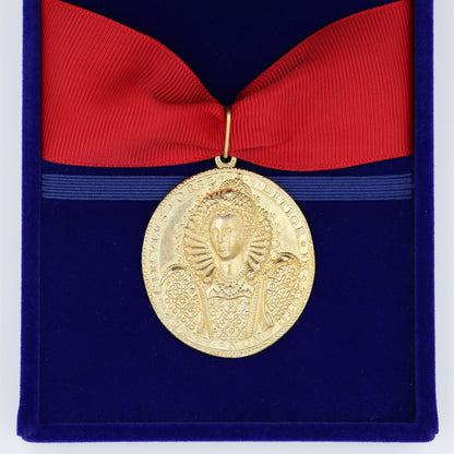 Queen Elizabeth I Armada Medal Replica – Solid Copper with Red Ribbon Blue Case
