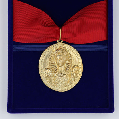 Queen Elizabeth I Armada Medal Replica – Solid Copper with Red Ribbon Blue Case