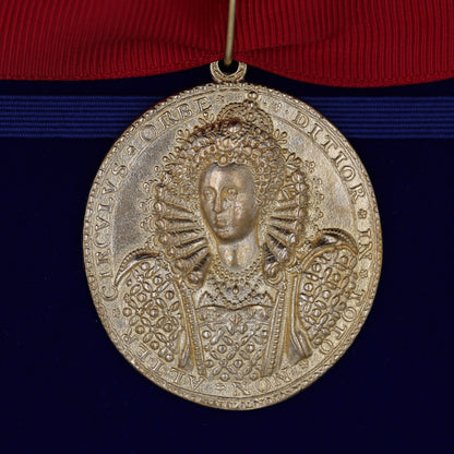 Queen Elizabeth I Armada Medal Replica – Solid Copper with Red Ribbon Blue Case