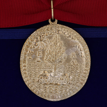Queen Elizabeth I Armada Medal Replica – Solid Copper with Red Ribbon Blue Case