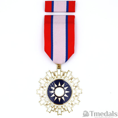 Republic of China Blue Sky White Sun Medal & Ribbon Bar – Later Type