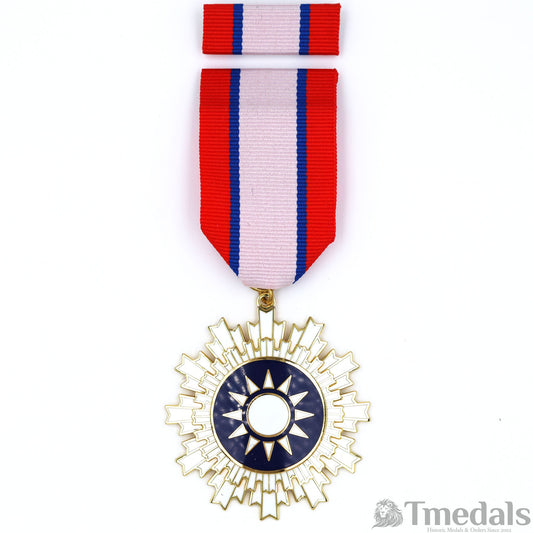 Republic of China Blue Sky White Sun Medal & Ribbon Bar – Later Type