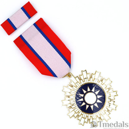 Republic of China Blue Sky White Sun Medal & Ribbon Bar – Later Type