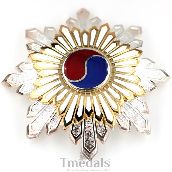 Korea Korean Order Of The Taeguk, II Class Breast Star replica