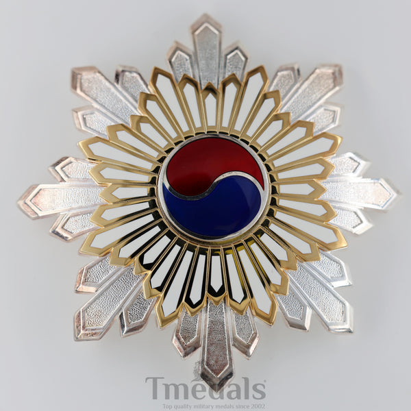 Korea Korean Order Of The Taeguk, II Class Breast Star replica