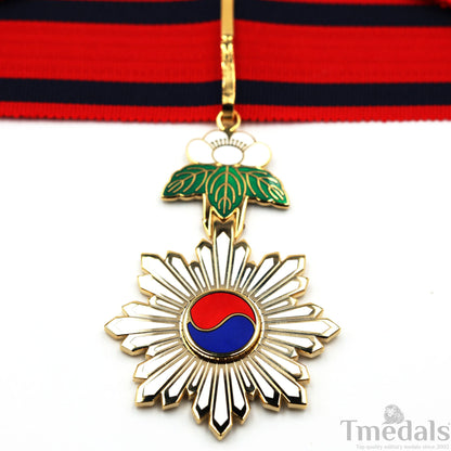 Korea – Order of the Taegeuk, Third Class Neck Badge (Replica)