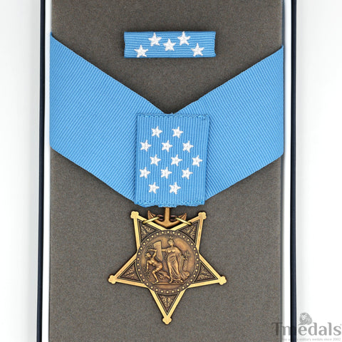 CASED U.S. USA Medal of Honor Navy 1942-1963 MOH Ribbon Bar Congressional Replica Reproduction Order Badge WW12 COPY Repro ORDEN MEDAILLE