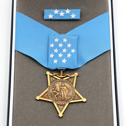 CASED U.S. USA Medal of Honor Navy 1942-1963 MOH Ribbon Bar Congressional Replica Reproduction Order Badge WW12 COPY Repro