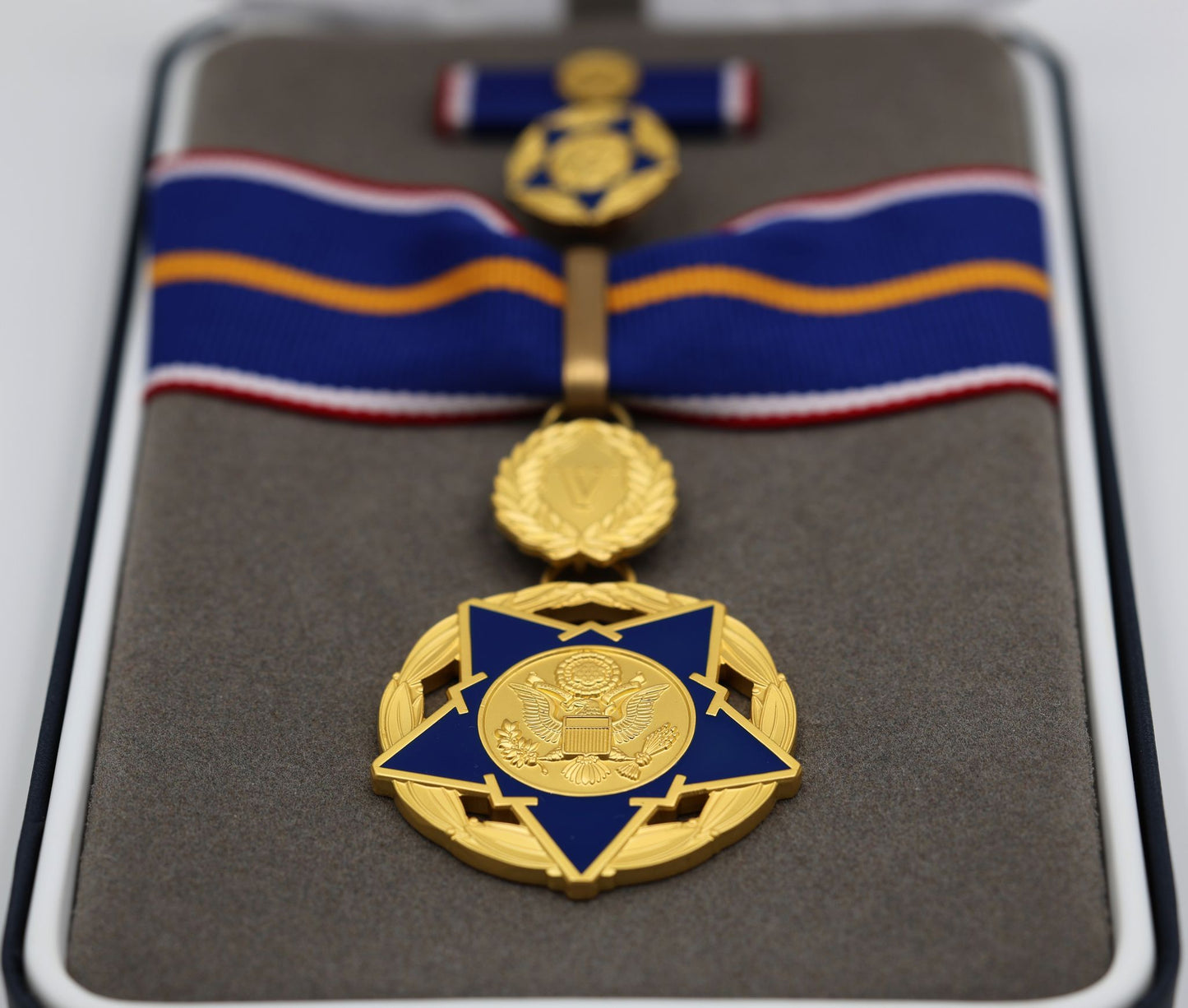 US DOJ Public Safety Medal of Valor Replica – Full Size Set Gilt Brass USA Medal