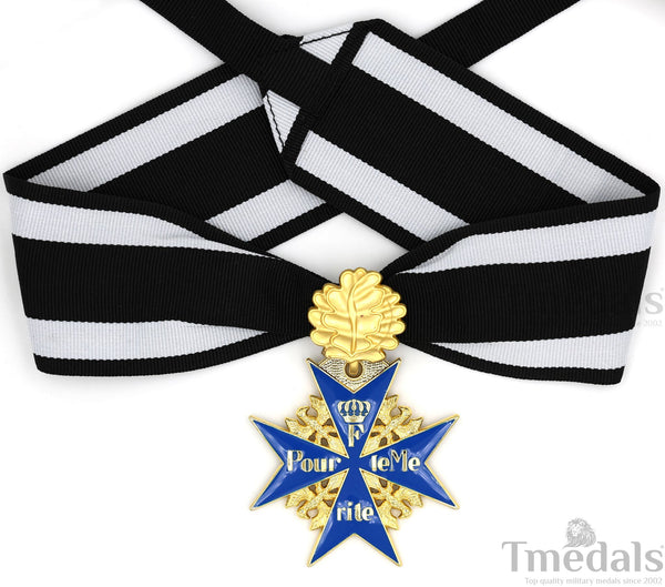 Pour le Mérite Blue Max Neck Badge with Ribbon – Prussian MWWI German Pour le Mérite Blue Max Medal with Oak Leaves – Replica Versionedal Replica WW1 (Copy)