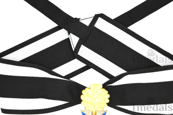 Pour le Mérite Blue Max Neck Badge with Ribbon – Prussian MWWI German Pour le Mérite Blue Max Medal with Oak Leaves – Replica Versionedal Replica WW1 (Copy)
