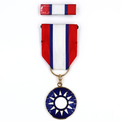 Republic of China “Blue Sky, White Sun” Medal & Ribbon Bar – Early Type Replica