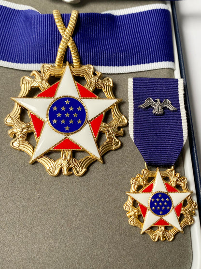 Cased US Presidential Medal of Freedom 1963-Present USA Award Reproduction Replica