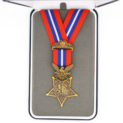 U.S. Medal of Honor Army 1896–1904 Type II Neck Ribbon Cravat – Full-Size Brass Museum Replica with Case