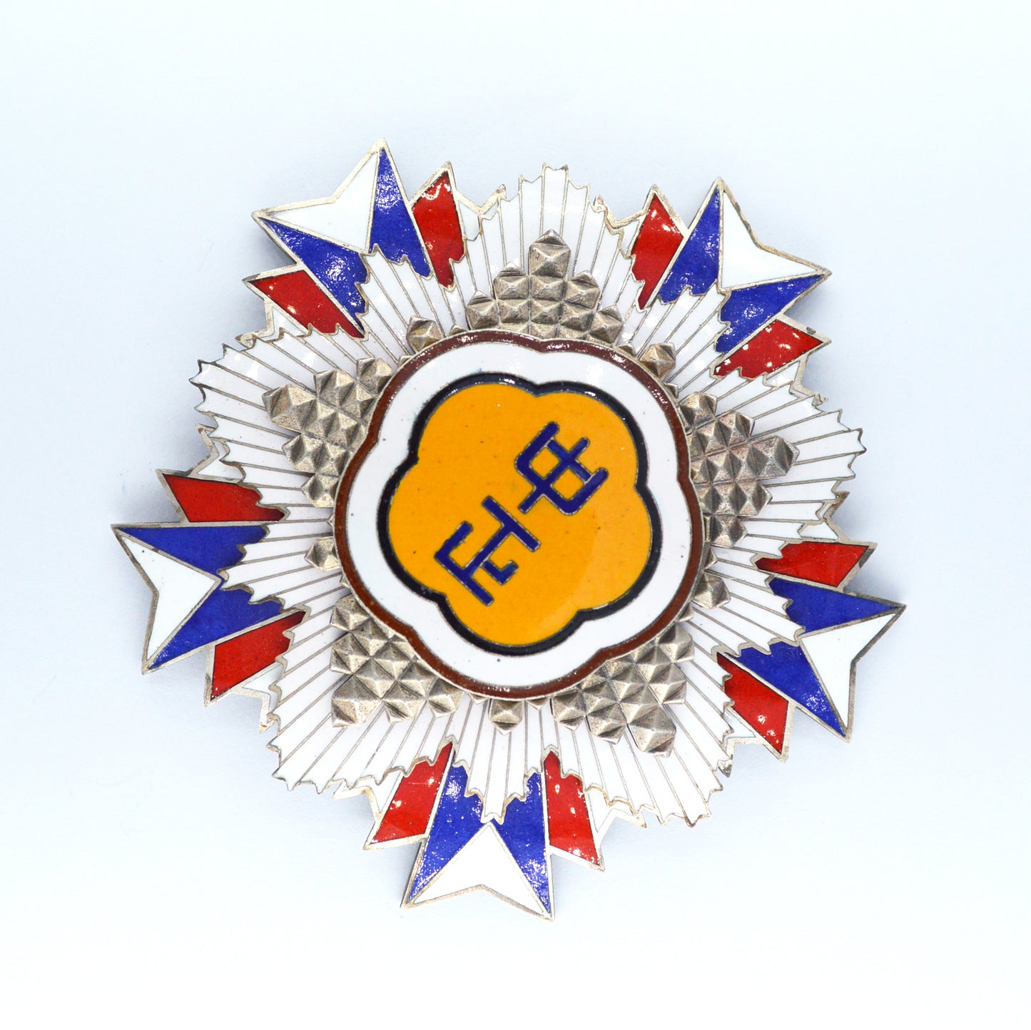 Chinese CHINA-REPUBLIC Order of Chiang Chung-Cheng Breast star replica copy