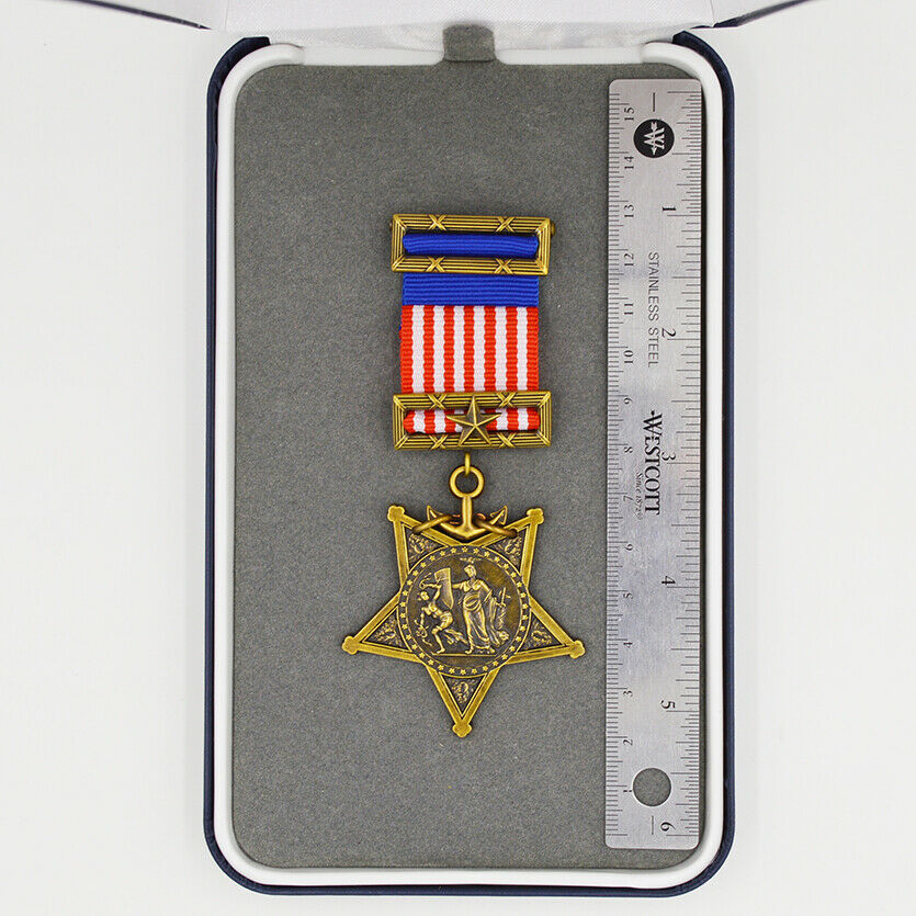 U.S. Medal of Honor Navy 1862–1912 Type II Civil War Era – Full-Size Museum Replica with Case