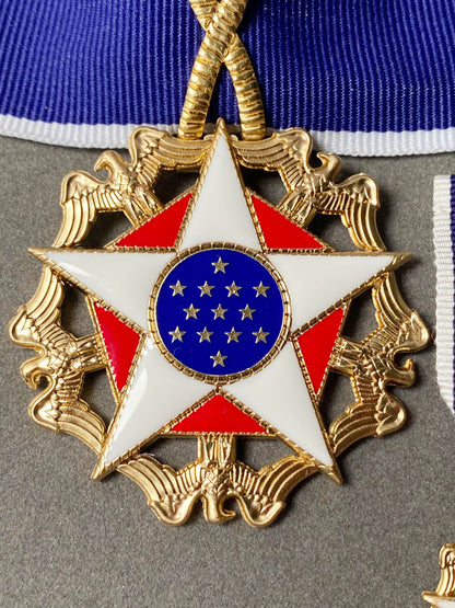 Cased US Presidential Medal of Freedom 1963-Present USA Award Reproduction Replica