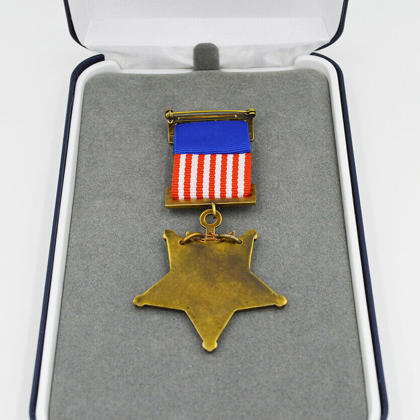 U.S. Medal of Honor Navy 1862–1912 Type II Civil War Era – Full-Size Museum Replica with Case