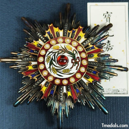 China Medal Order of the Precious Brilliant Golden Grain 2class grade breast star repro replica copy