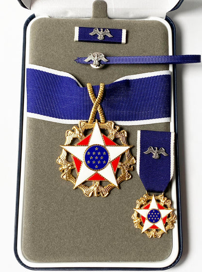 Cased US Presidential Medal of Freedom 1963-Present USA Award Reproduction Replica