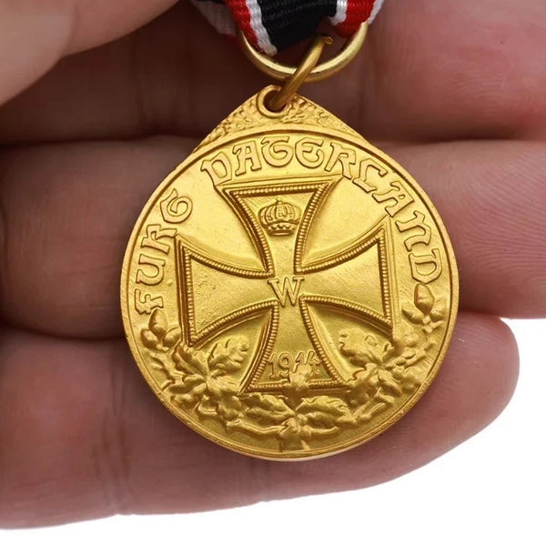 WW1 German Veteran Medal Furs Vaterland 1914 Swords on Ribbon Suspension Replica