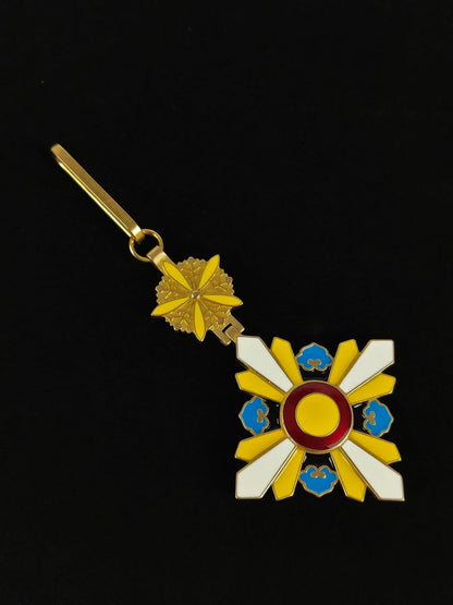 Manchurian Empire – Order of the Auspicious Cloud, 3rd Class Badge (Replica)