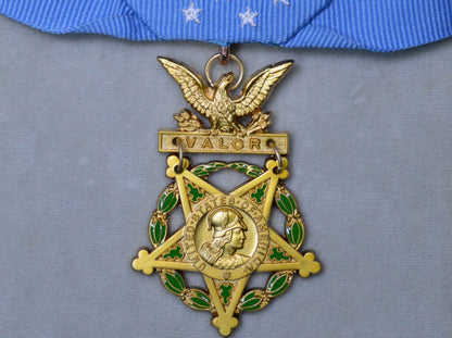 U.S. Army Medal of Honor MOH Current Version Full-Size Replica Set