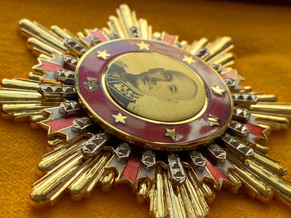 Republic of China Order of Victory Against Japanese Aggression WWII – Full-Size Museum Replica with Case