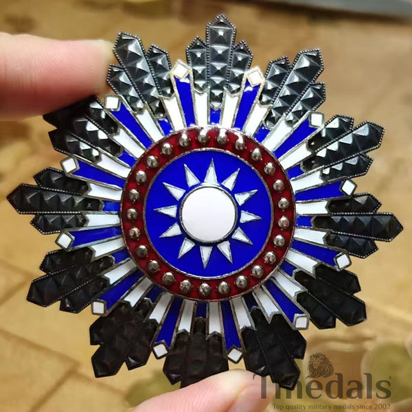 Republic of China Anti-Red Medal 剿赤勋章 Sunburst Badge Pure Silver ROC Rare Order WWII Ultra-rare