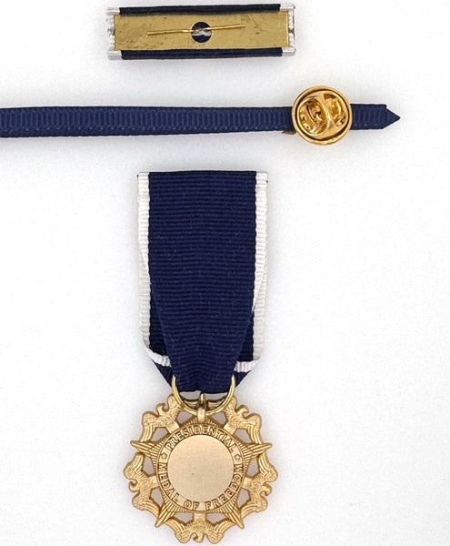 U.S. USA Presidential Medal of Freedom with distinction Mini Medal Ribbon Replica