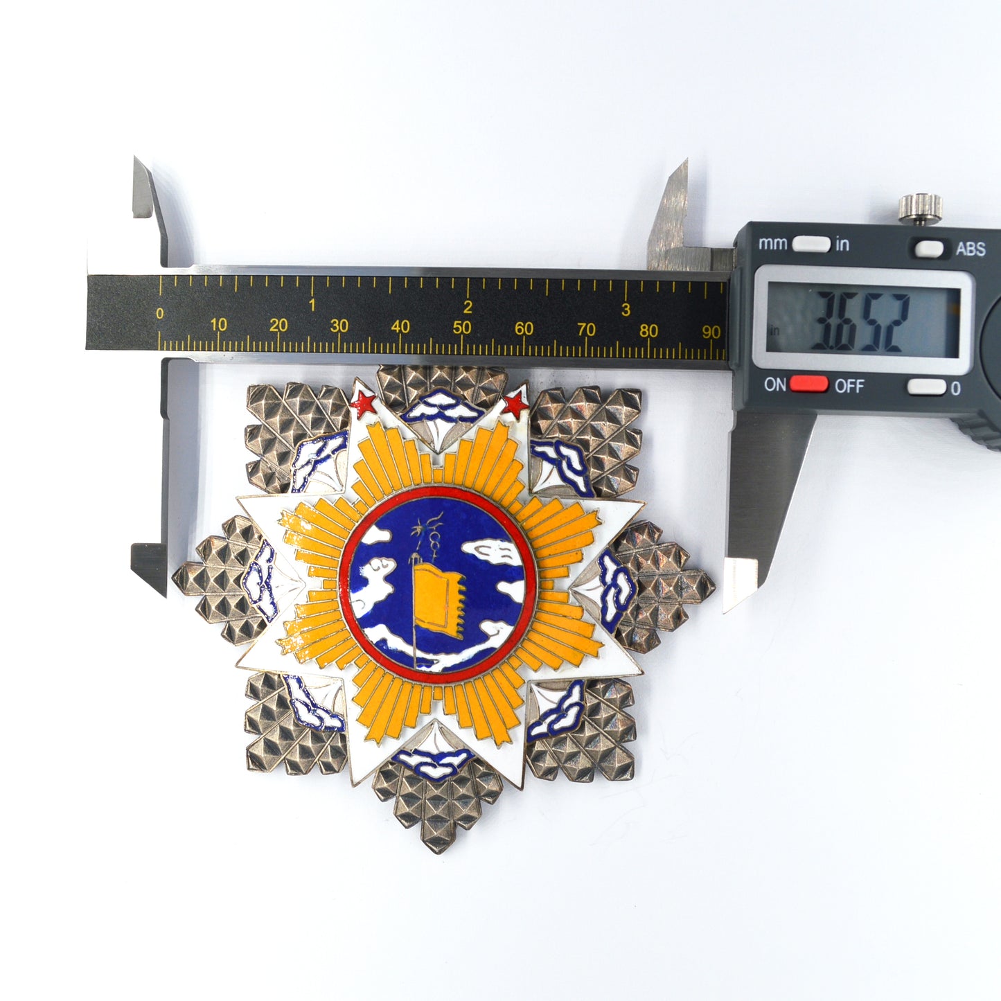 Chinese CHINA REPUBLIC Order of the Cloud and Banner second class Replica