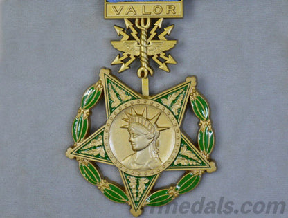 U.S. Medal of Honor Air Force WWII Neck Ribbon Version – Full-Size Brass Museum Replica with Case, Ribbon Bar Lapel Pin