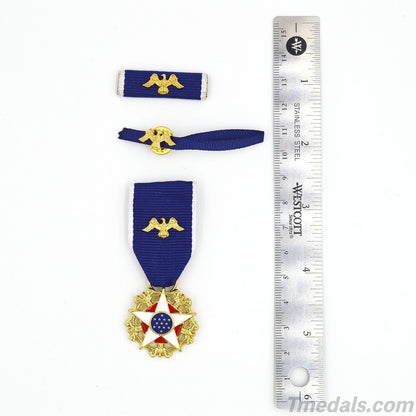 U.S. Presidential Medal of Freedom with Distinction – Full-Size Museum Replica Set with Sash, Breast Star, Ribbon & Lapel Pin