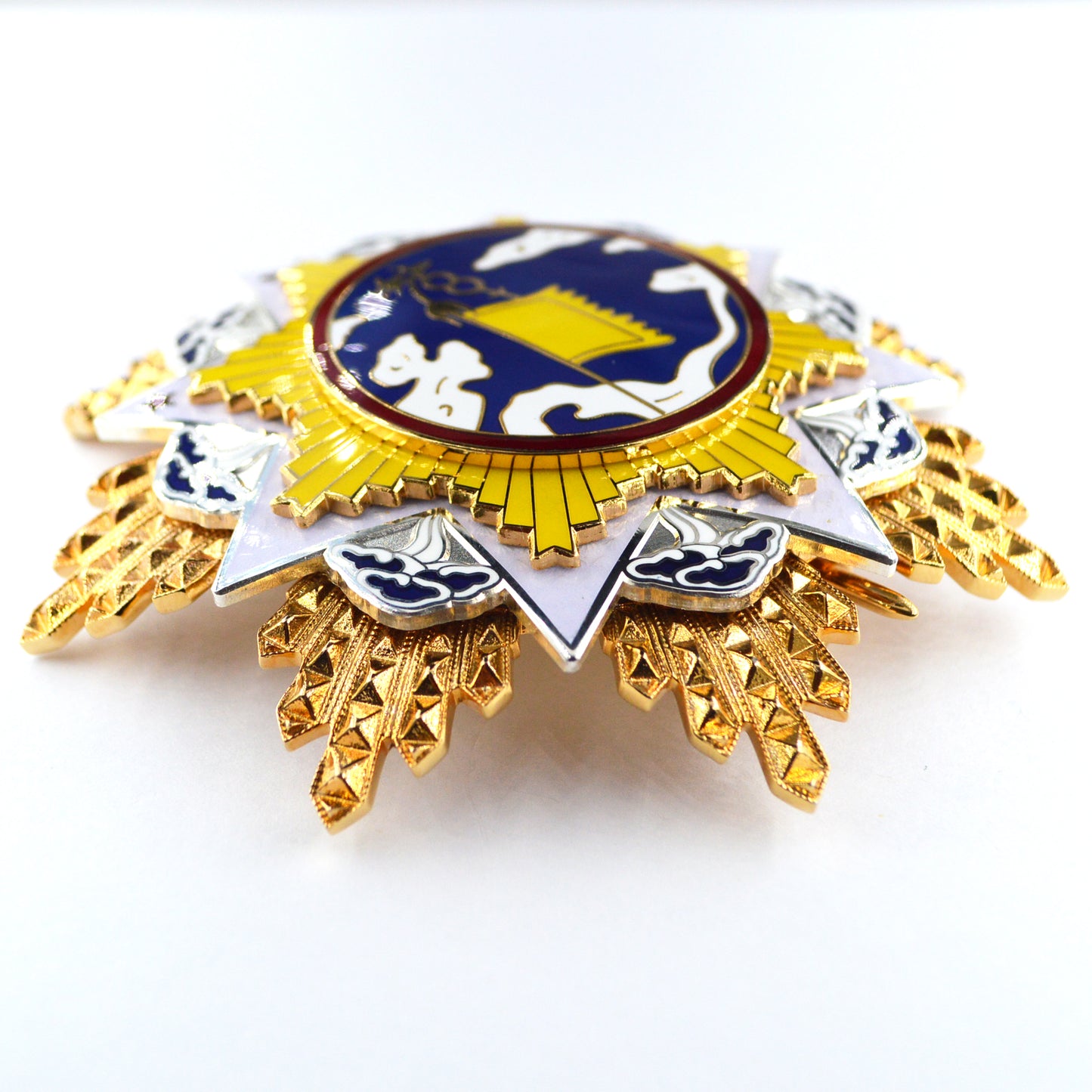 Chinese CHINA REPUBLIC Order of the Cloud and Banner first class Replica Rare No. 130