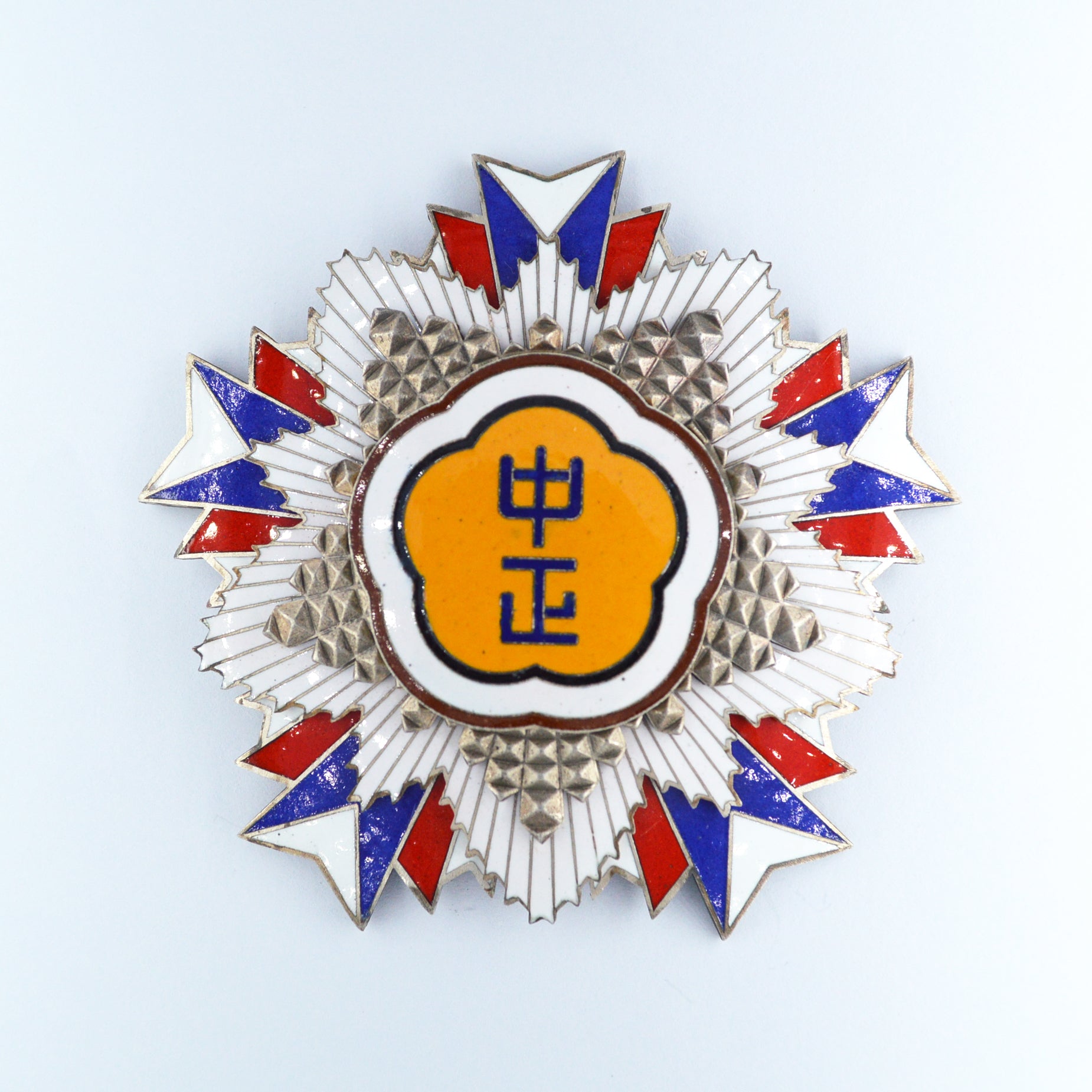Chinese CHINA-REPUBLIC Order of Chiang Chung-Cheng Breast star top nice repro