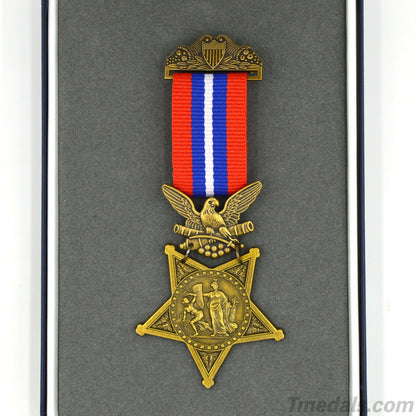 Cased U.S. Medal of Honor – Civil War Army 1896–1903 – Full-Size Museum Replica