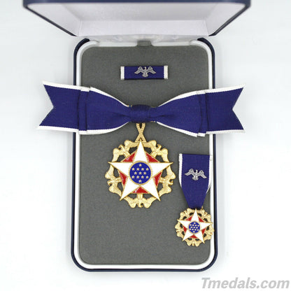 U.S. Presidential Medal of Freedom Woman Version – Full-Size Museum Replica with Case, Ribbon & Miniature Set