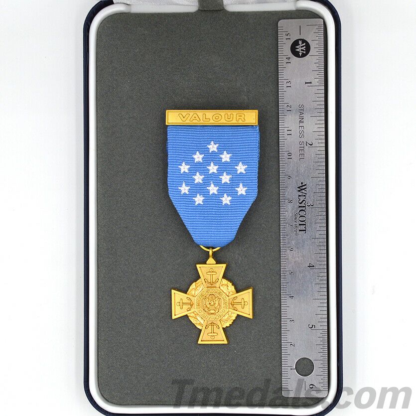 Cased U.S. Medal of Honor – Tiffany Cross 1919–1942 Navy – Museum Replica